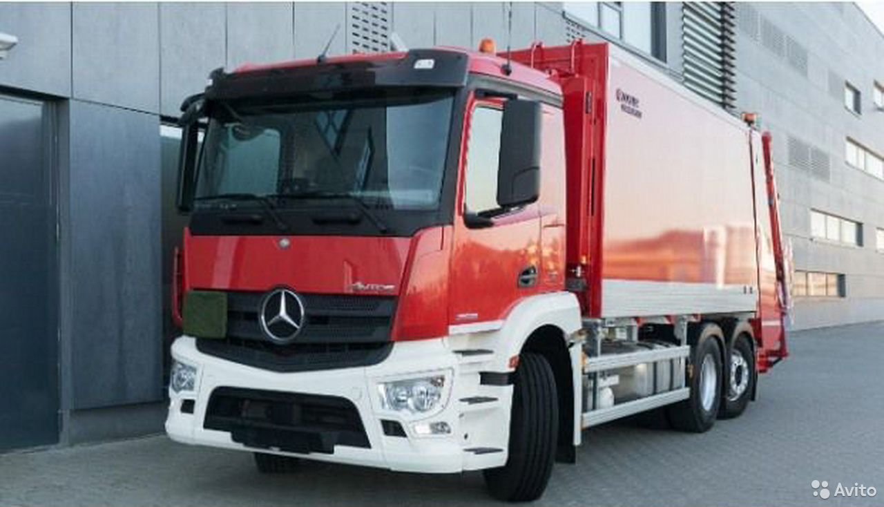 Мусоровоз Mercedes-Benz