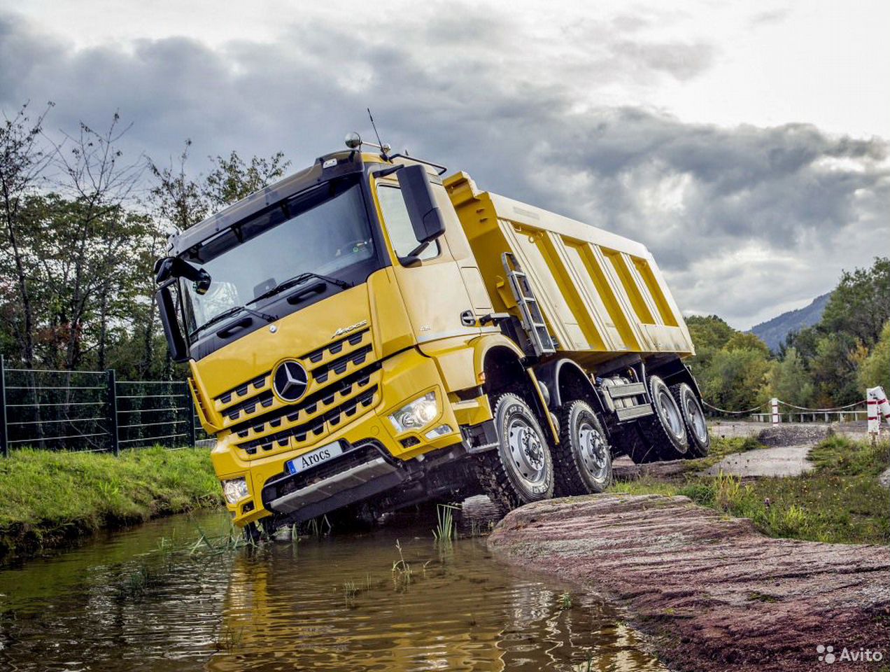 Самосвал Mercedes-Benz Arocs 4145 K