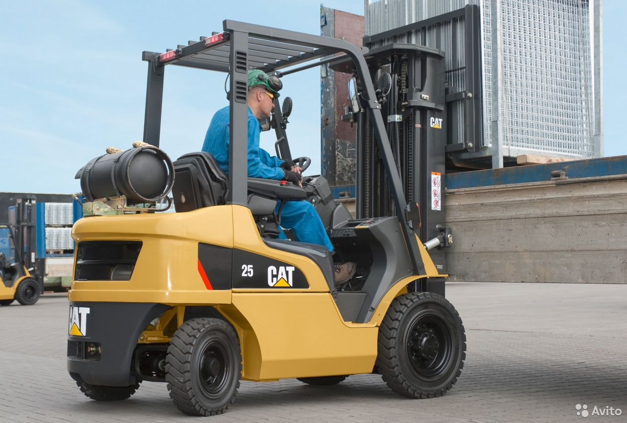 Вилочный погрузчик Caterpillar GР18ZNТ