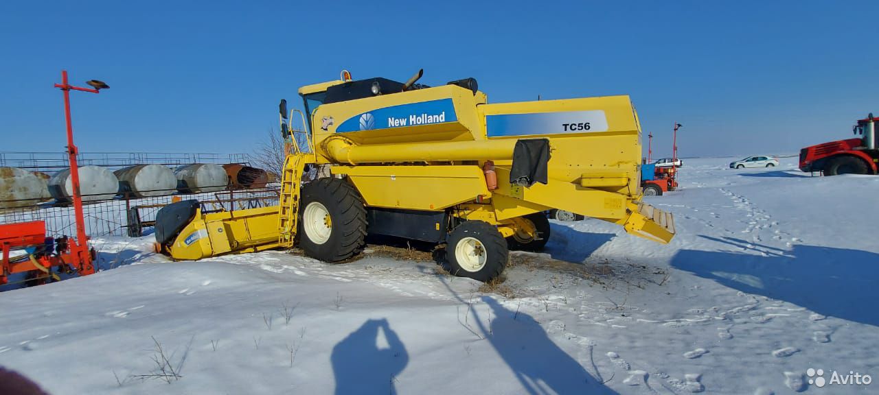 Зерноуборочный комбайн New Holland TC 56