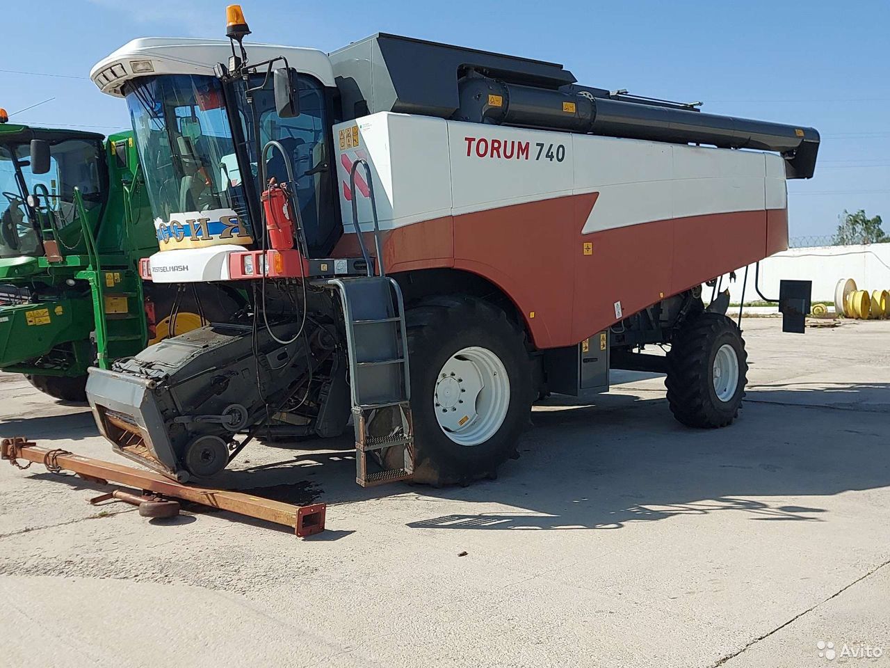 Зерноуборочный комбайн Ростсельмаш TORUM 740