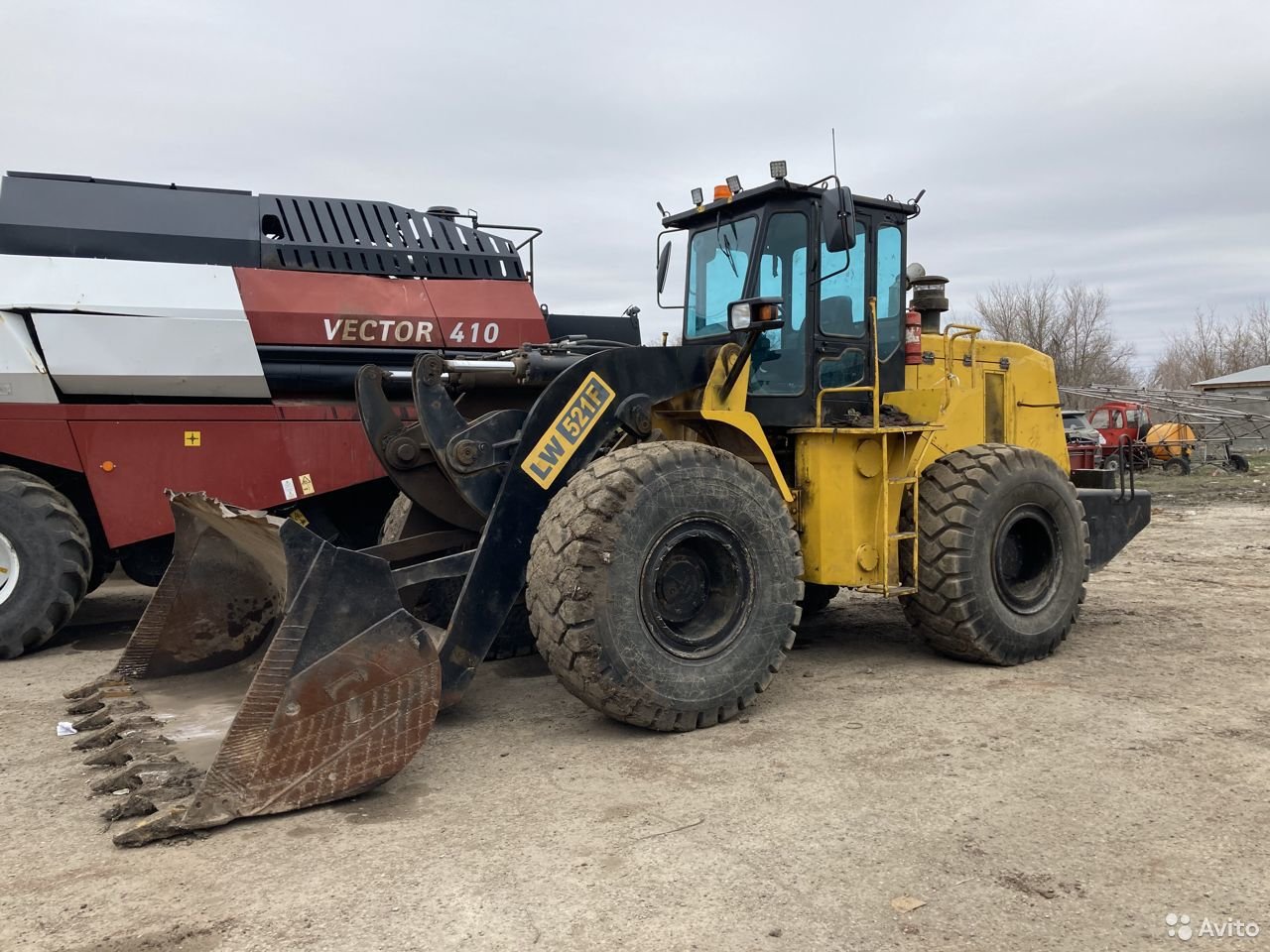 Фронтальный погрузчик XCMG LW521F