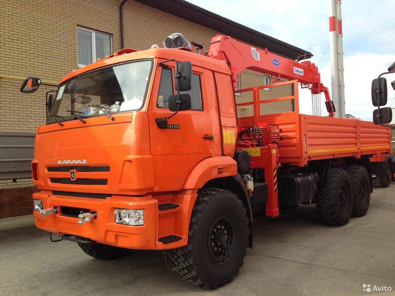 Бортовой грузовик с КМУ КамАЗ 43118-3090-46 c КМУ Kanglim 1256GII