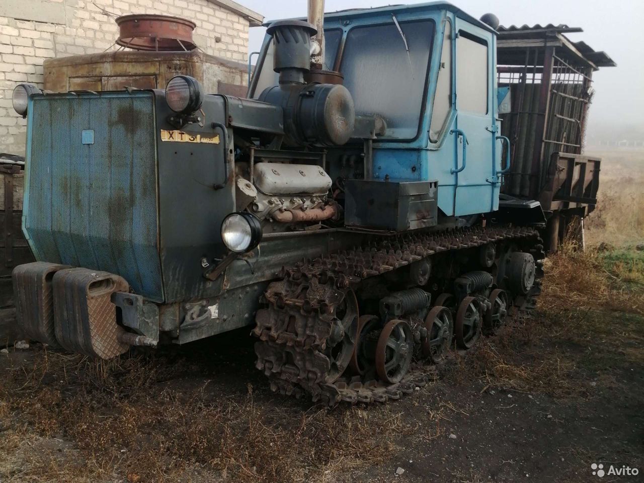 Гусеничный трактор ХТЗ Т-150