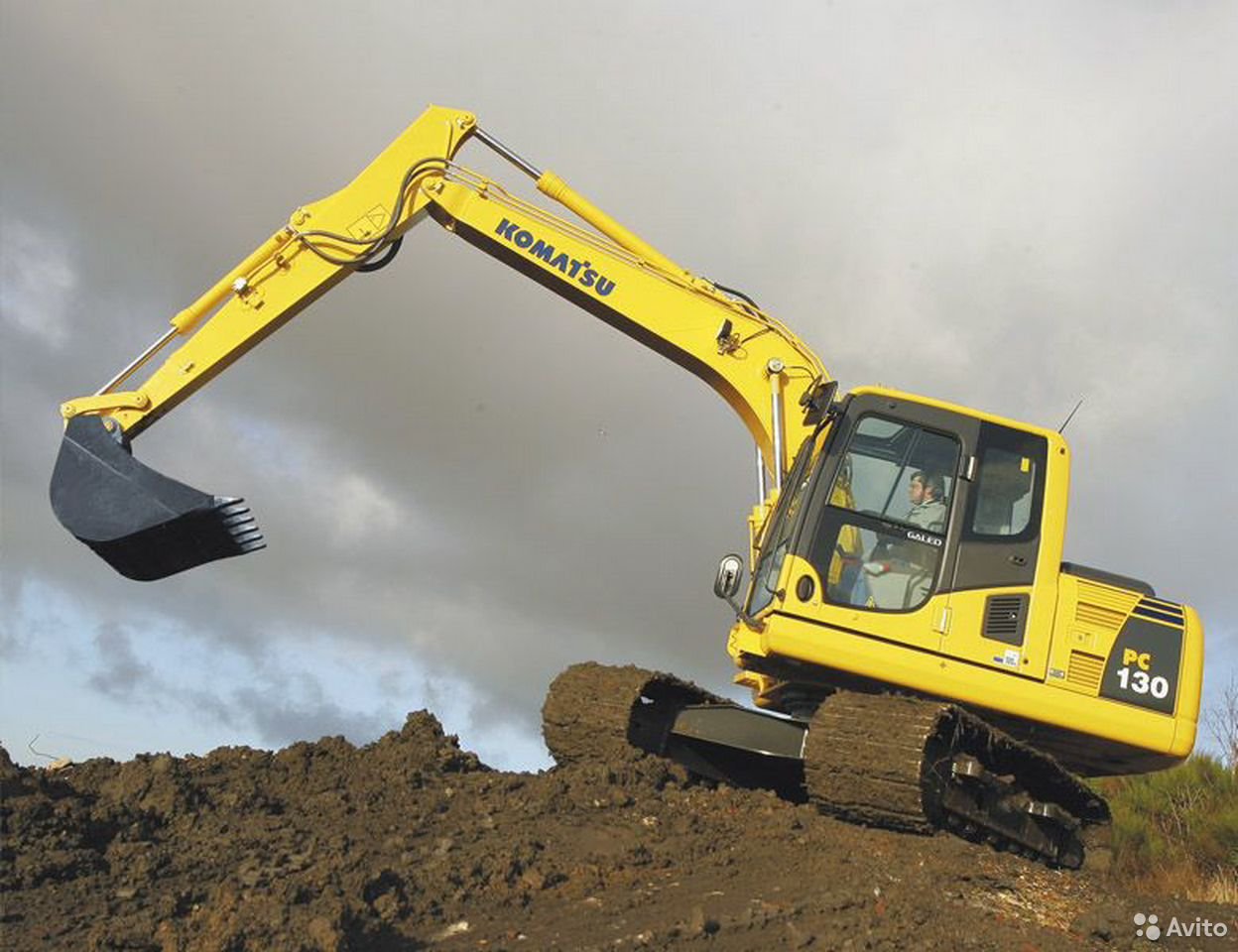 Гусеничный экскаватор Komatsu PC130-8