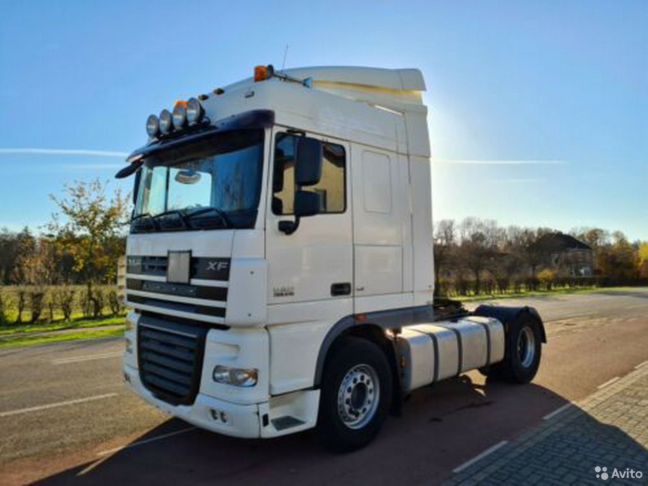 Седельный тягач DAF XF 105