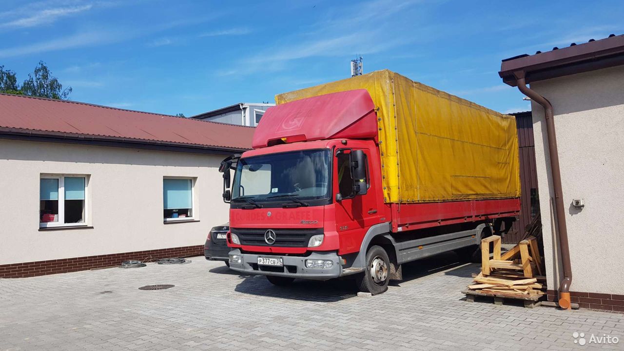 Тентованный грузовик Mercedec-Benz Atego
