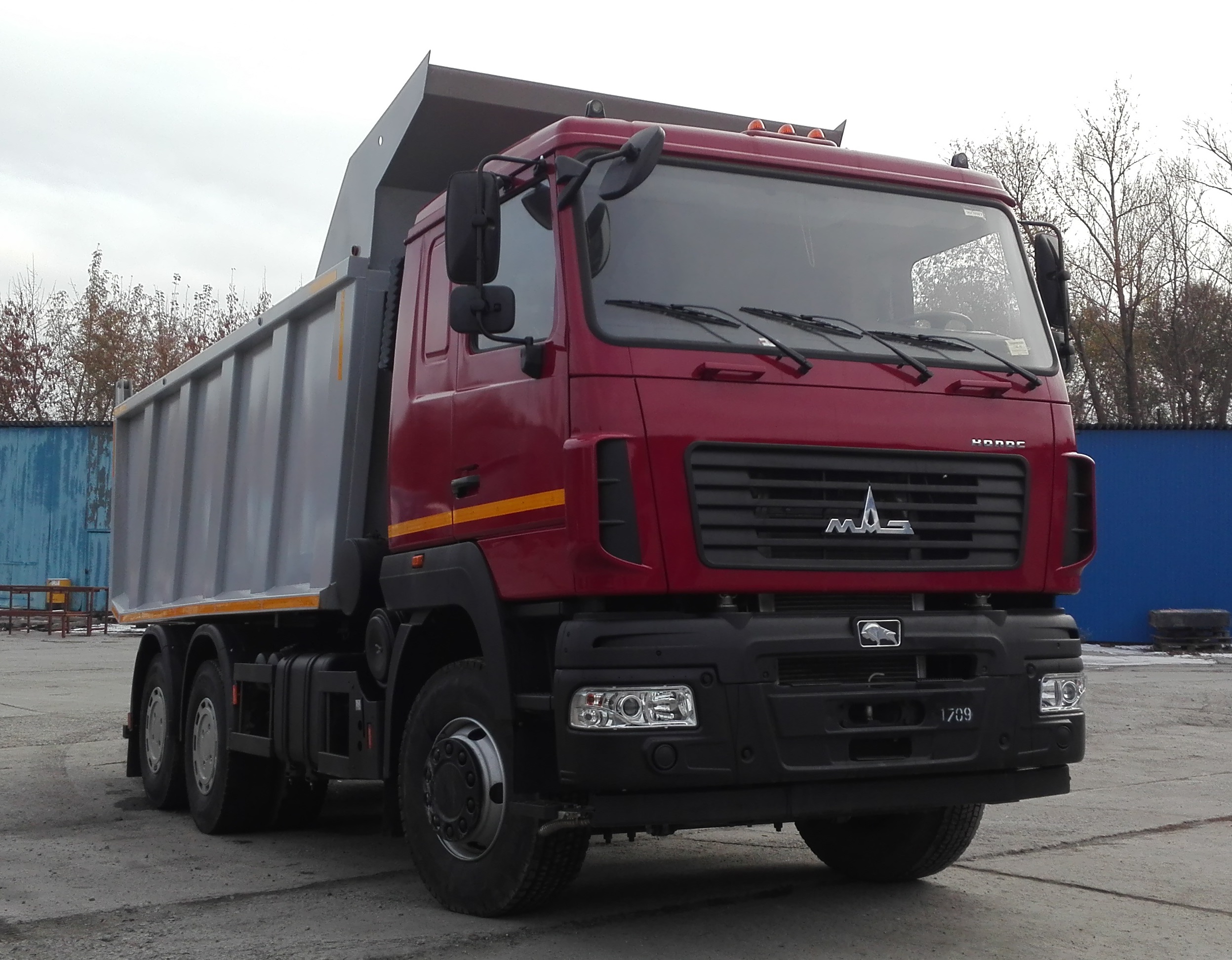 Самосвал МАЗ 6501С9-8520-005