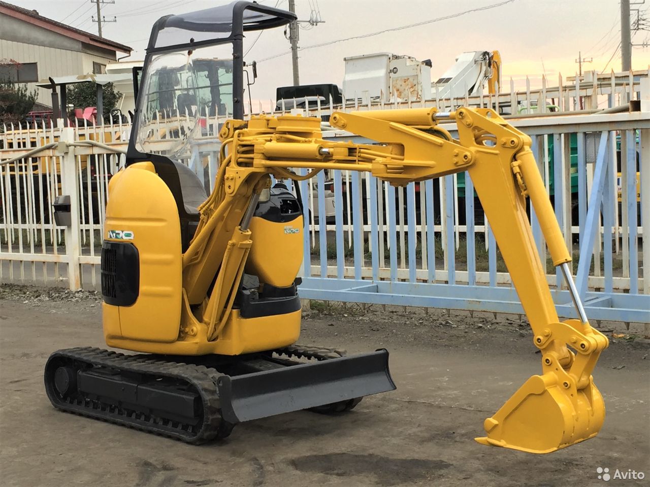 Мини-экскаватор Komatsu PC10UU-3