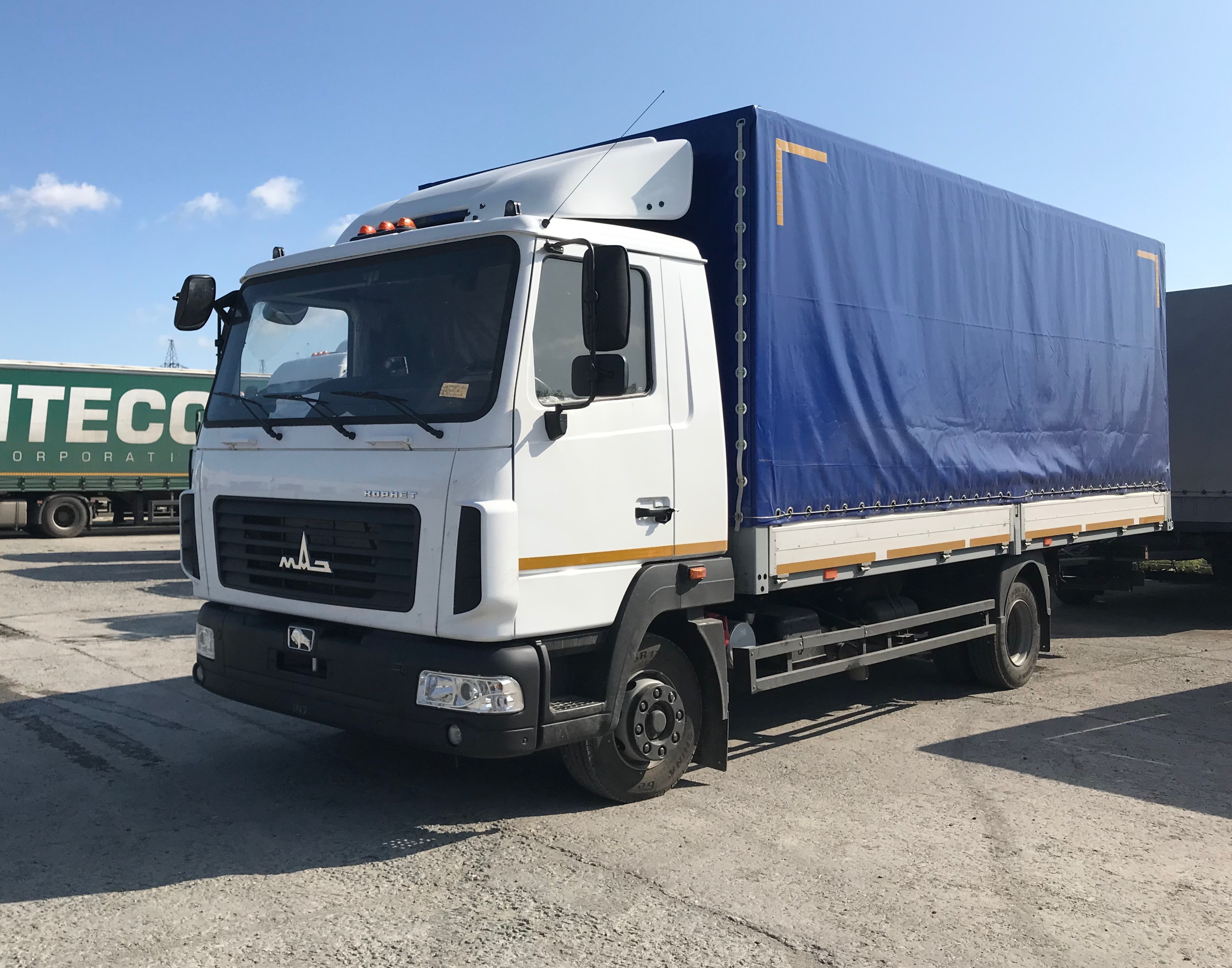 Тентованный грузовик МАЗ 4371C0-532-000