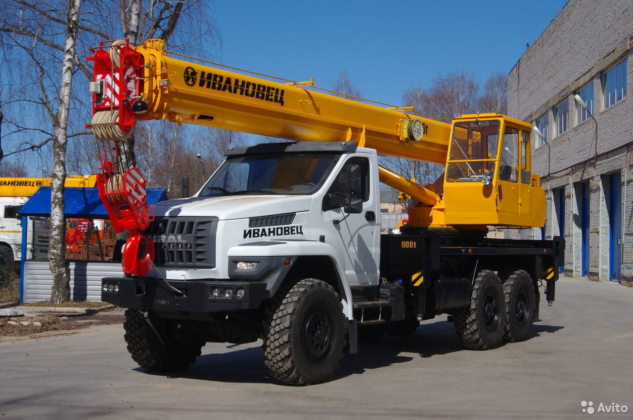 Автокран Ивановец КС-45717-2 на шасси УРАЛ Next