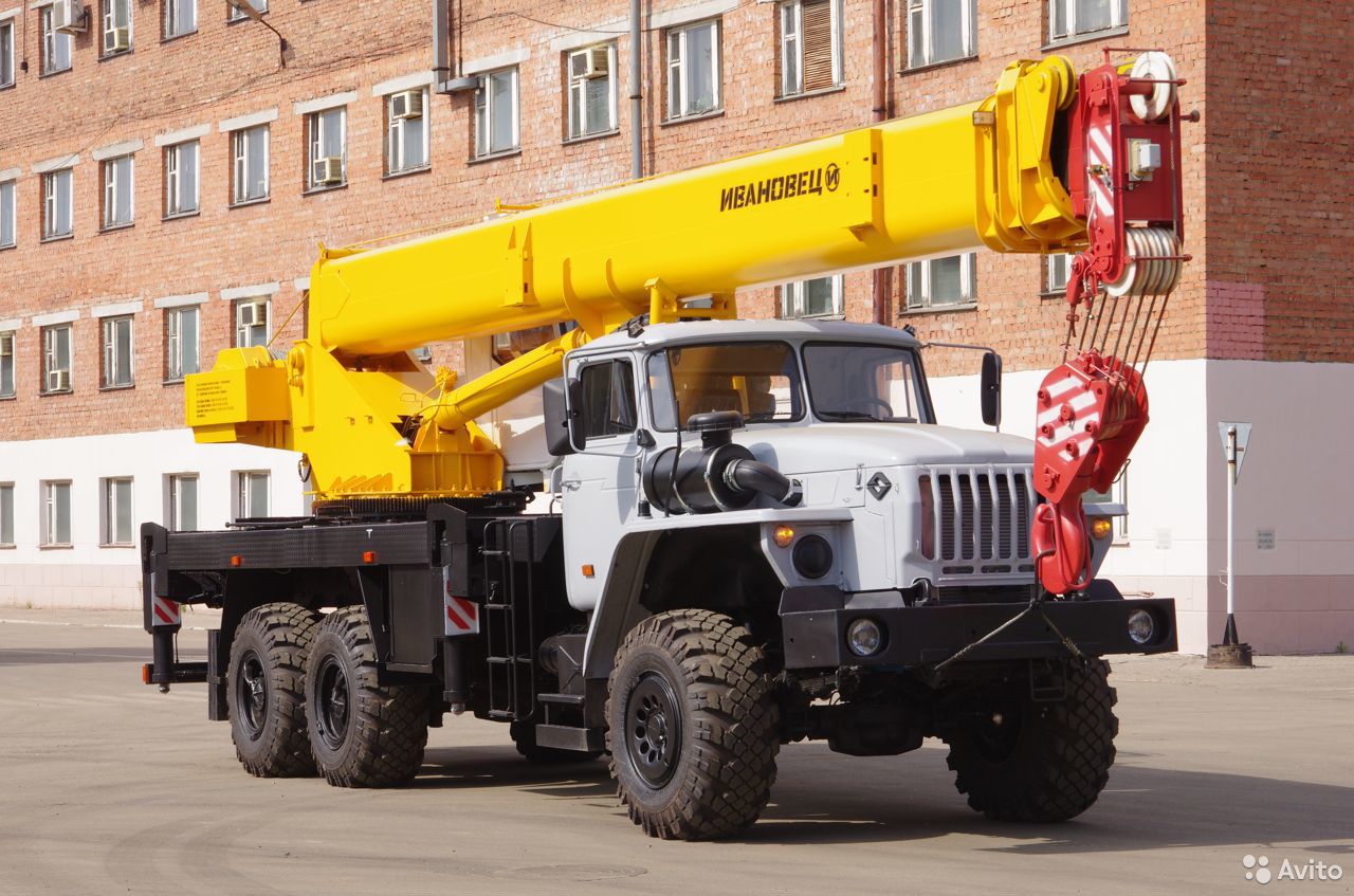 Автокран Ивановец КС-45717-1Р на шасси УРАЛ 4320