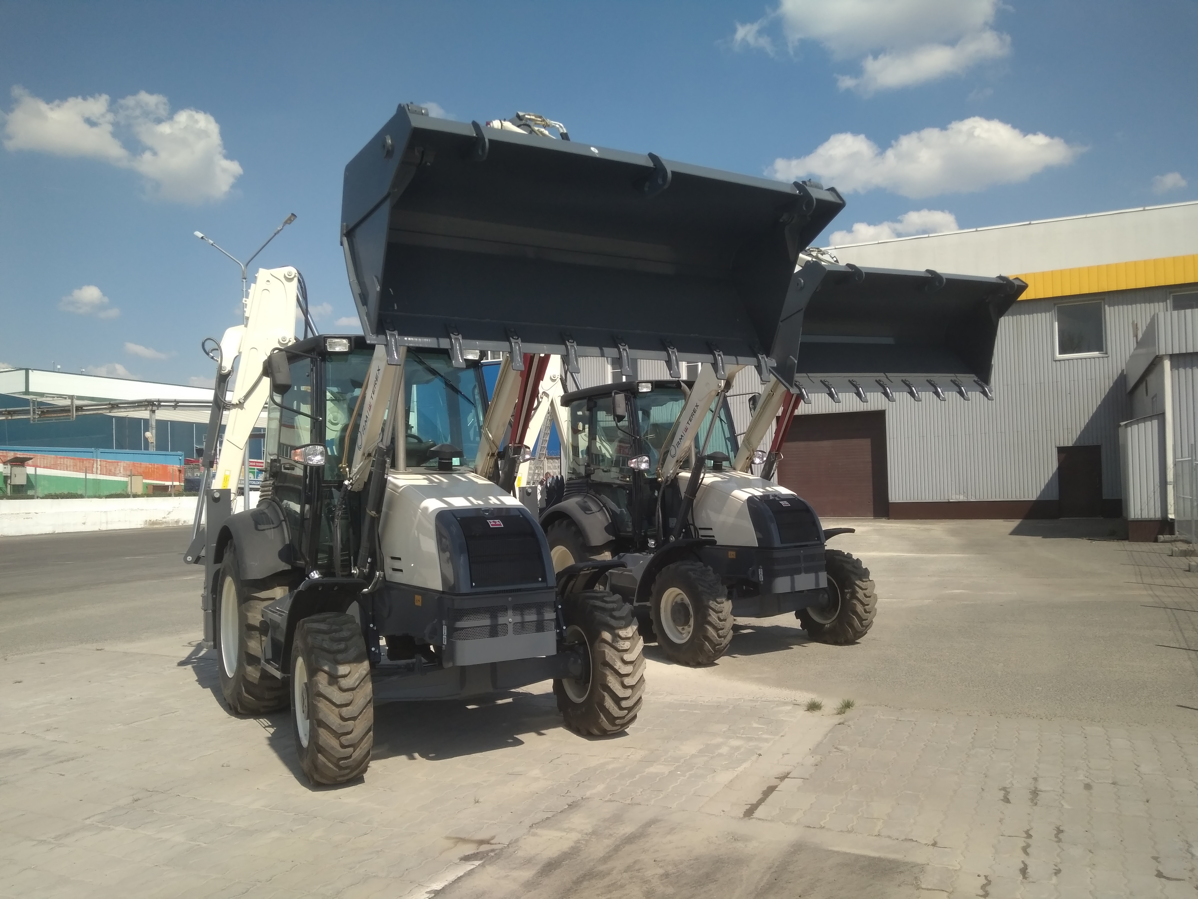 Экскаватор-погрузчик RM-Terex TLB 825-RM