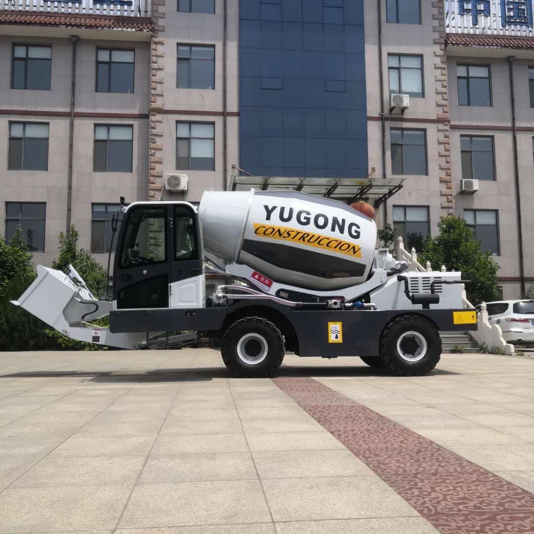 Самоходный бетоносмеситель Yugong SDM1500