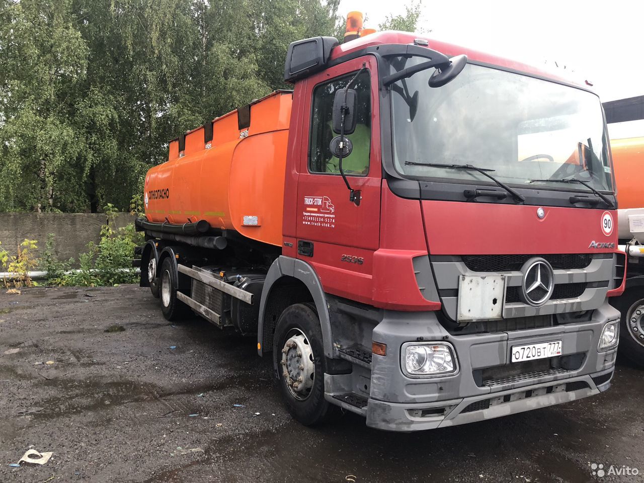 Бензовоз Mercedes-Benz Actros
