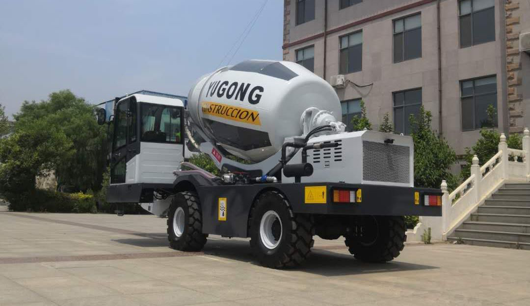 Самоходный бетоносмеситель Yugong SDM2500