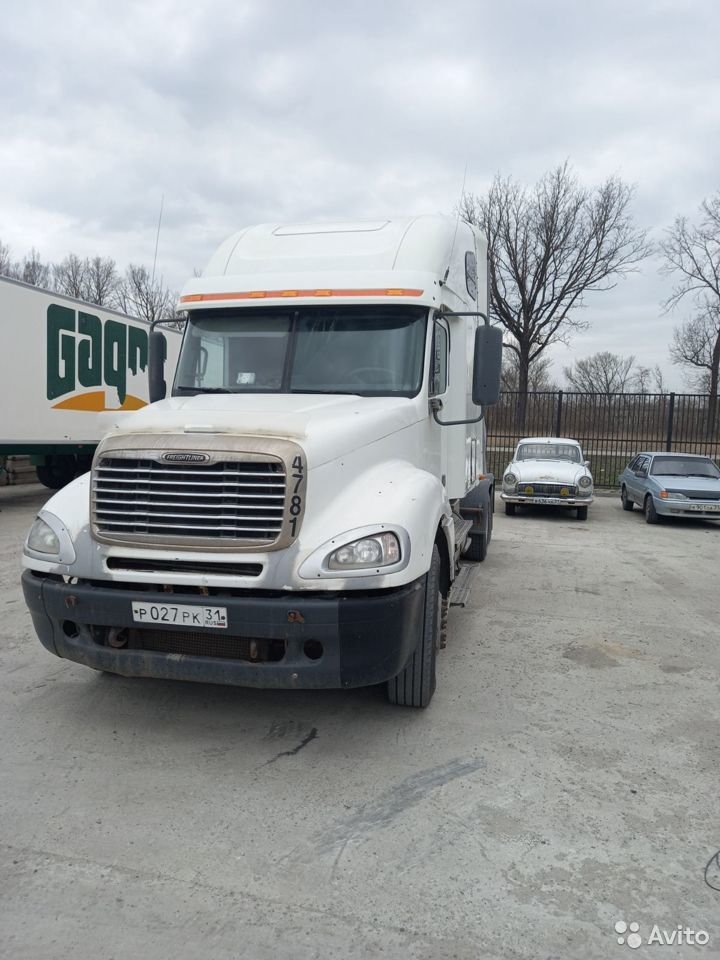 Седельный тягач Freightliner