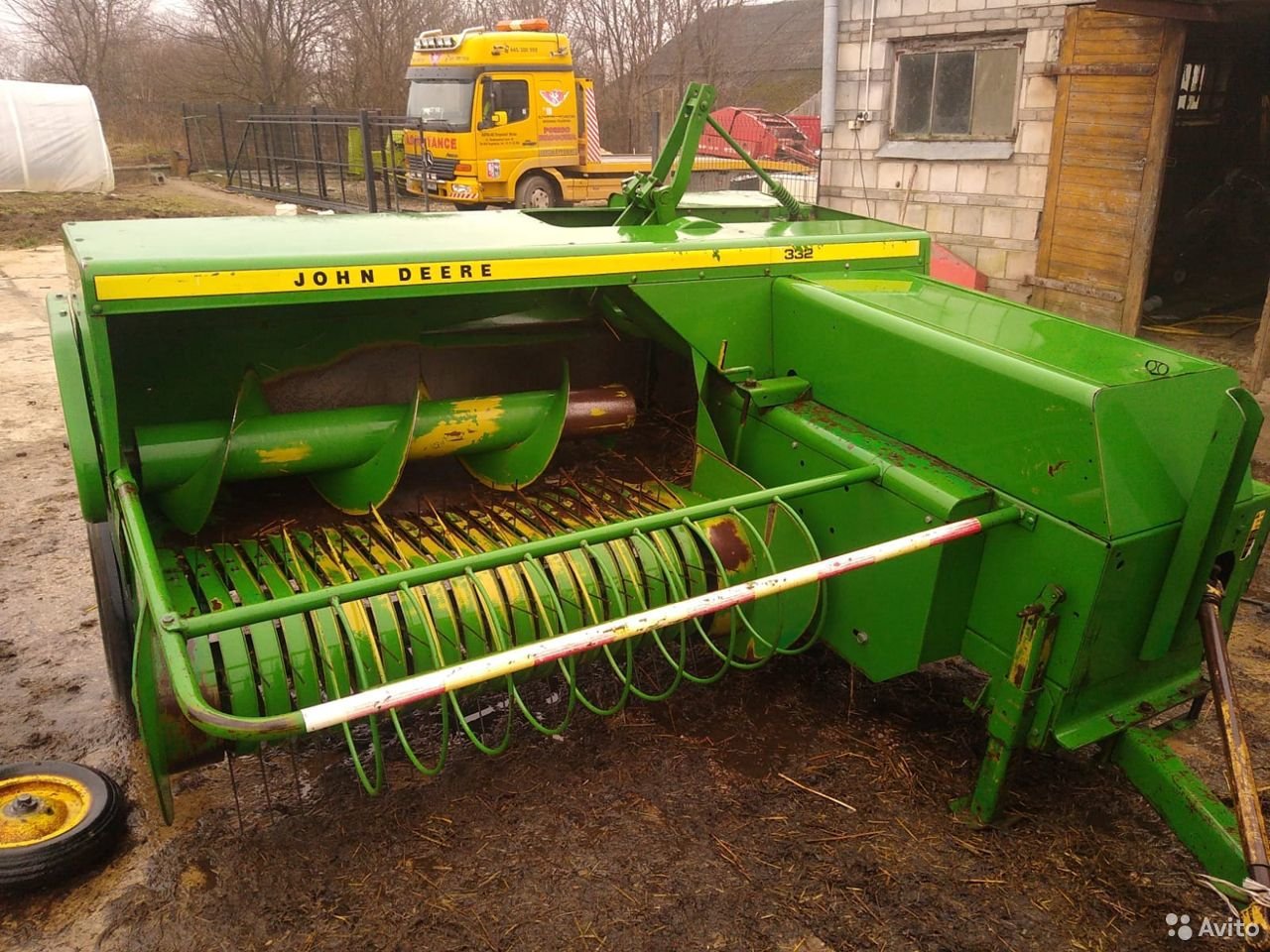 Пресс-подборщик John Deere 332