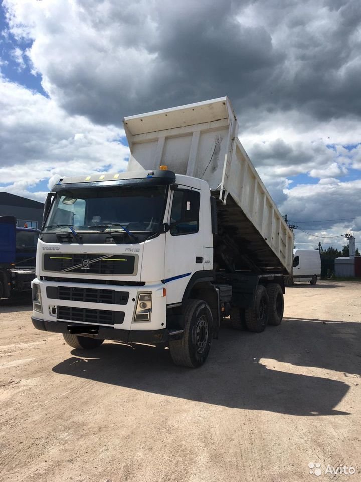 Самосвал Volvo FM 12