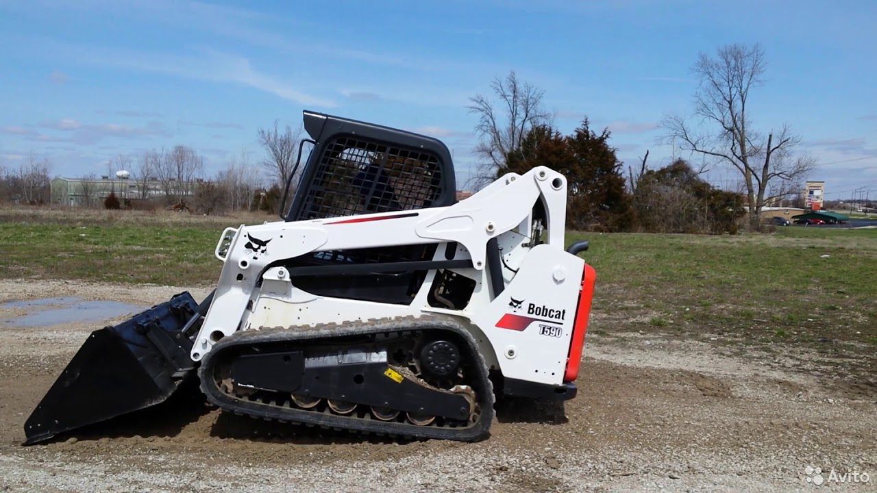 Гусеничный мини-погрузчик Bobcat T590