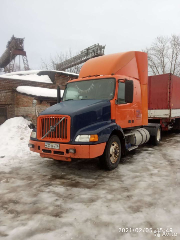 Седельный тягач Volvo vnm42t