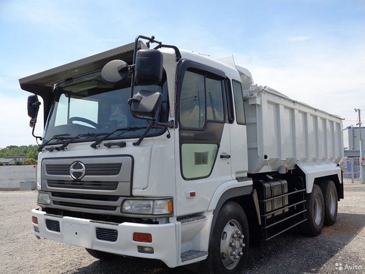 Самосвал Hino Profia