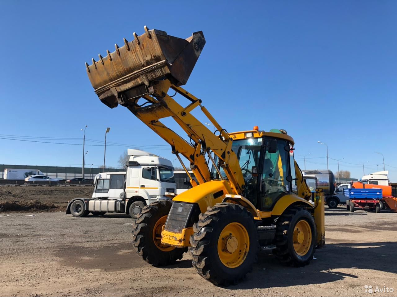 Экскаватор-погрузчик JCB 4CX