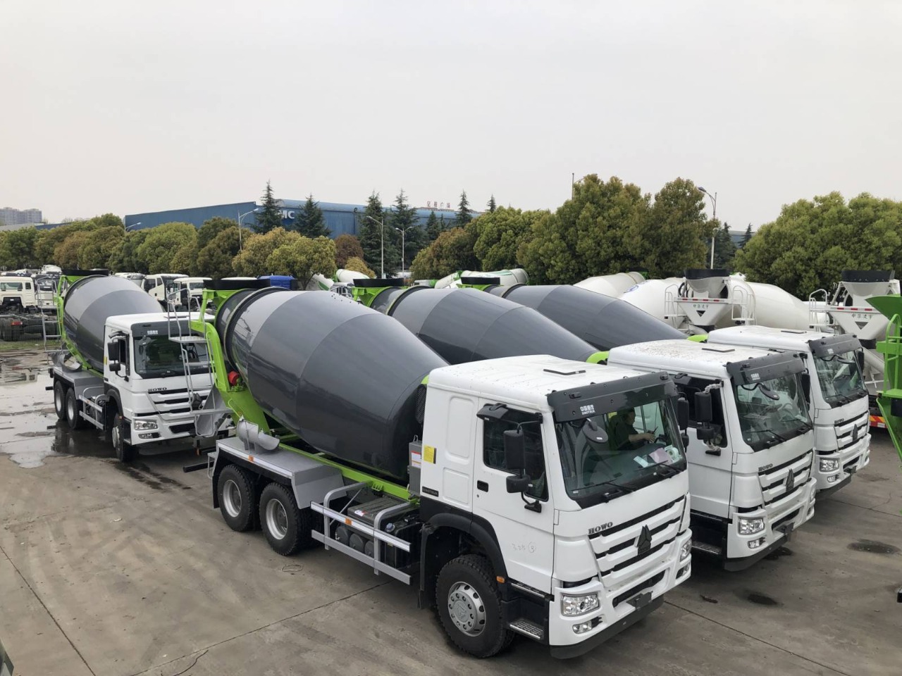 Автобетоносмеситель HOWO ZZ5327GSBN3847E