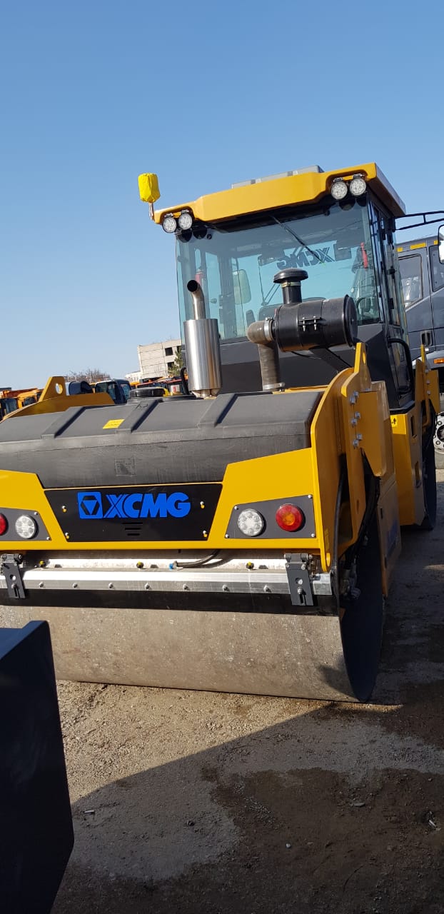 Двухвальцовый каток XCMG XD83