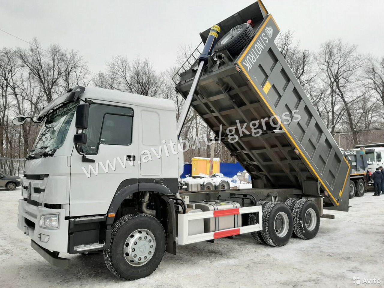 Самосвал HOWO HW76