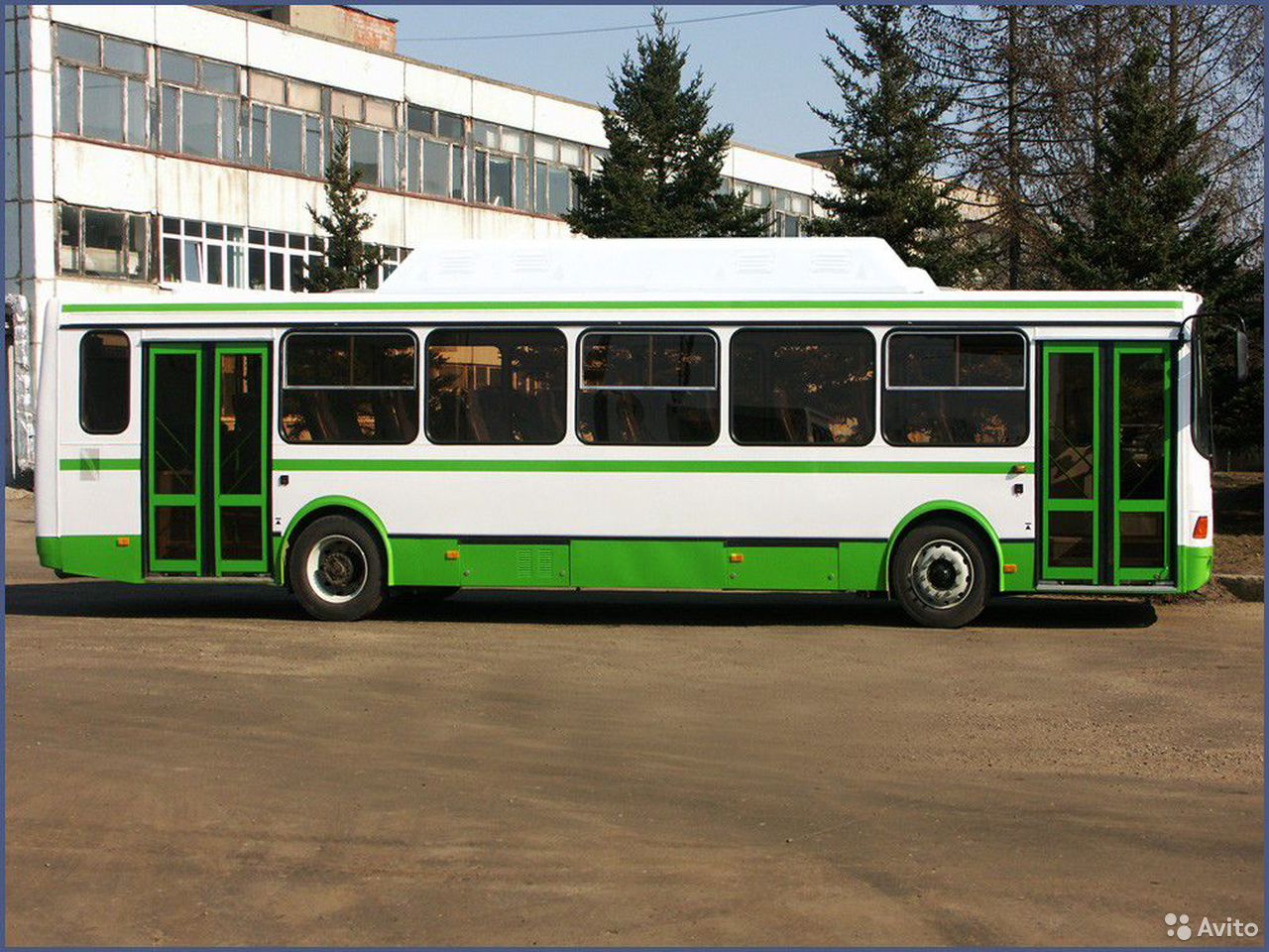 Автобус ЛиАЗ 525667 CNG (пригородный)