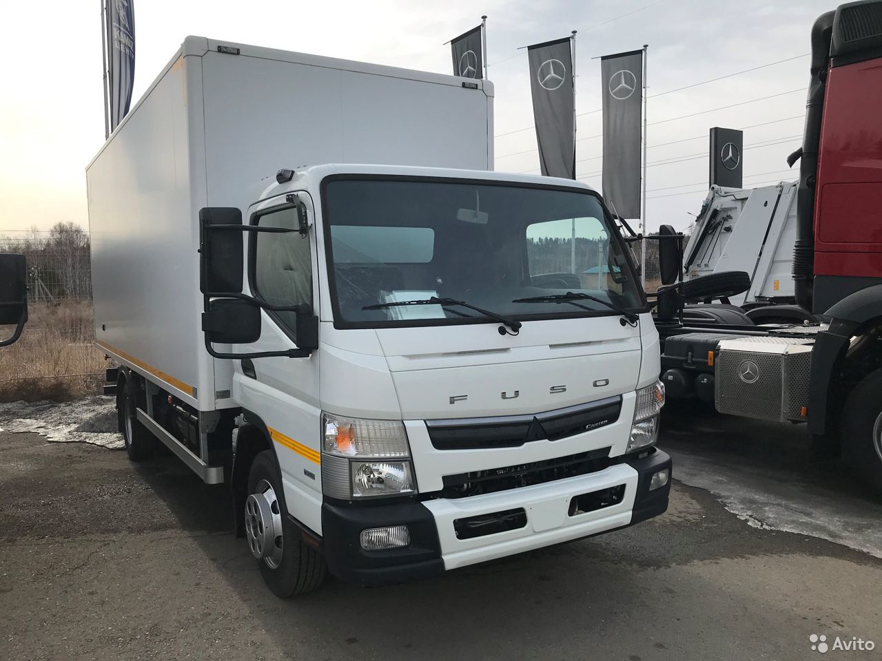 Промтоварный фургон Mitsubishi Fuso Canter TF