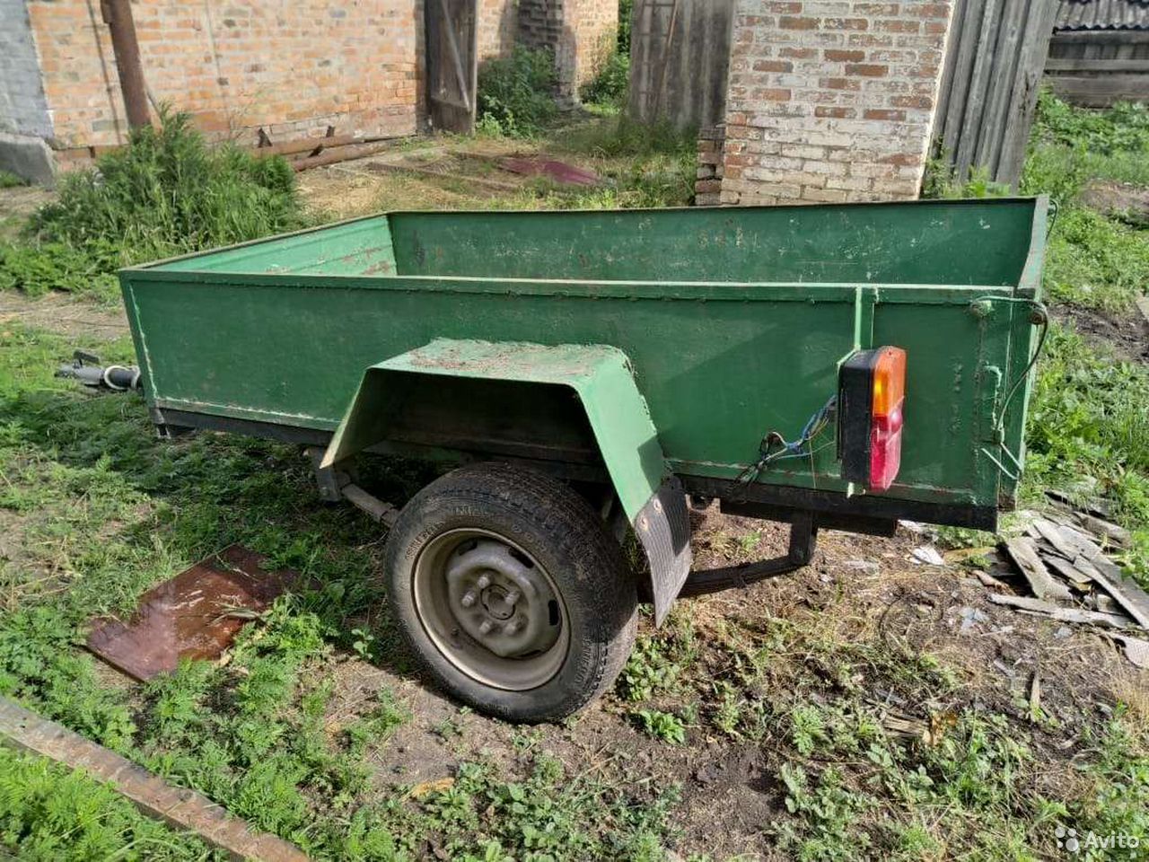 Легковой бортовой прицеп