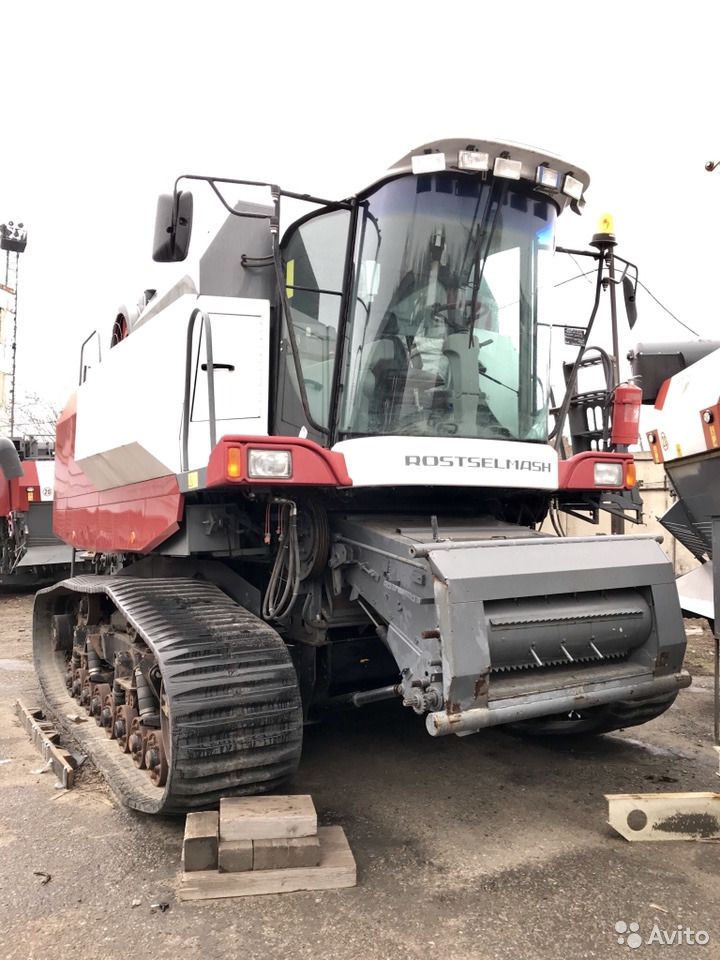 Зерноуборочный комбайн Ростсельмаш VECTOR 460