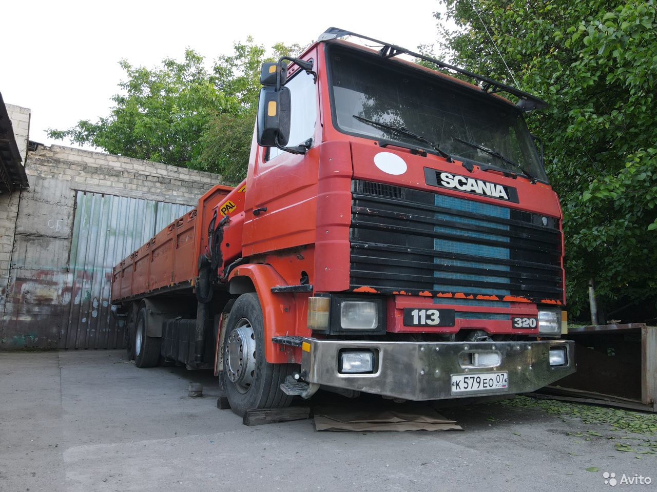 Бортовой грузовик с КМУ Scania R113M
