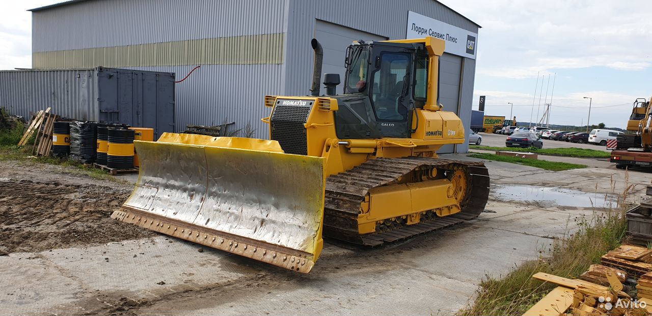 Гусеничный бульдозер Komatsu D61PX-15