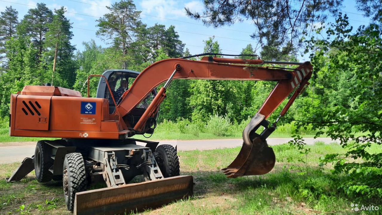 Колесный экскаватор ТВЭКС ЕК-12