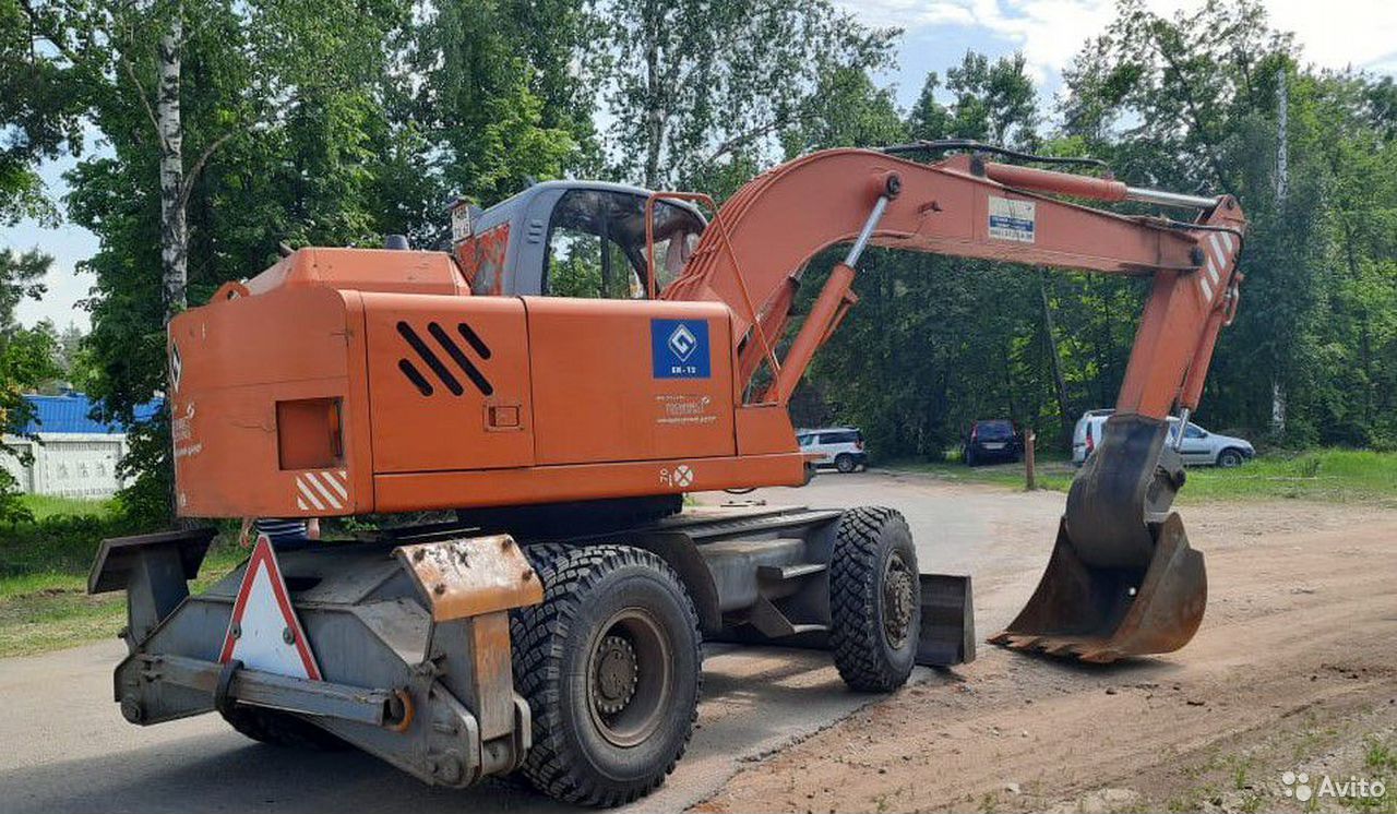 Колесный экскаватор ТВЭКС ЕК-12