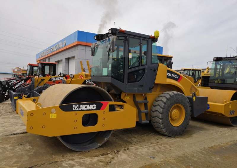 Грунтовый каток XCMG XS163J