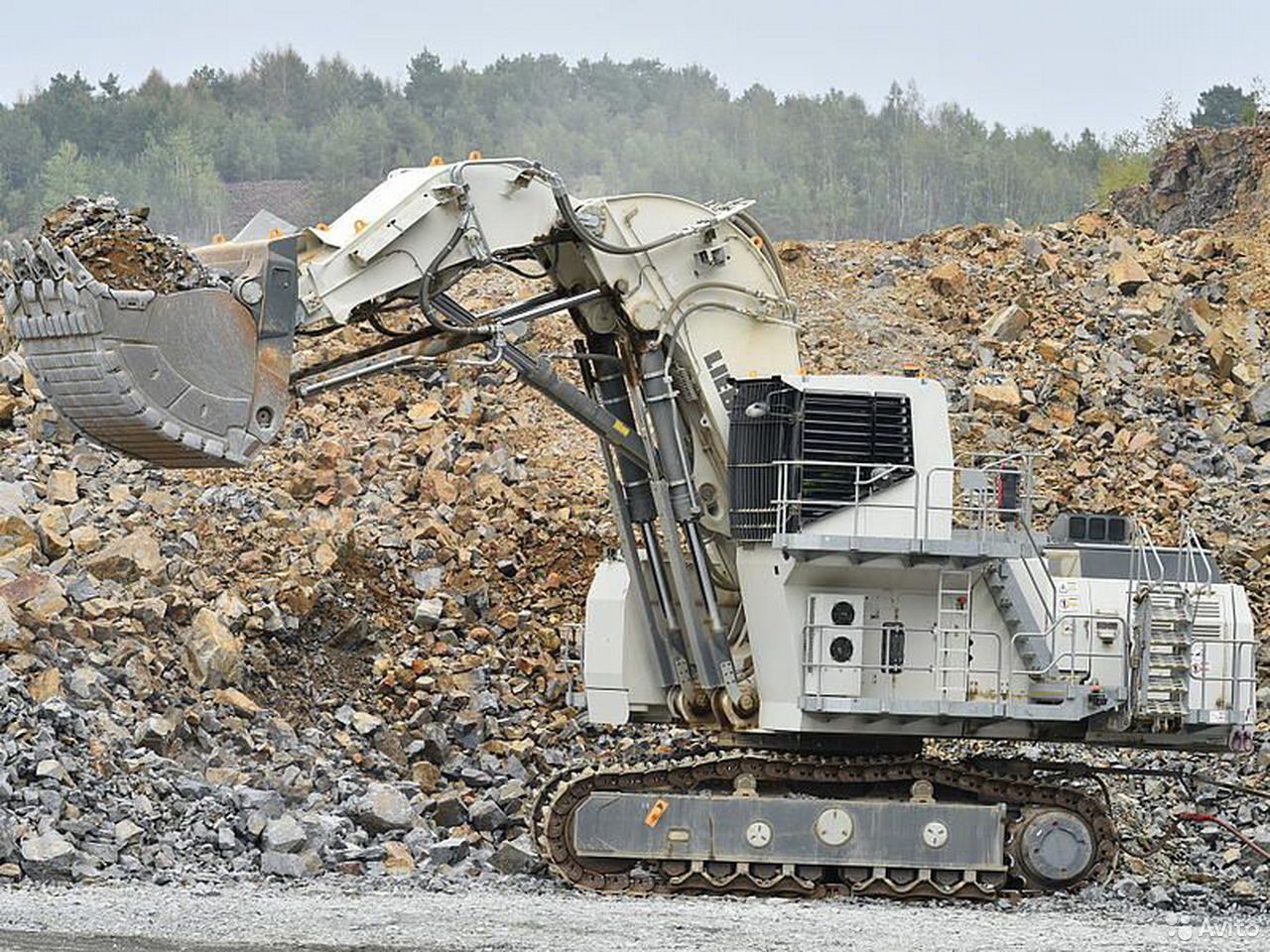Гусеничный экскаватор Liebherr R 9200 Electric