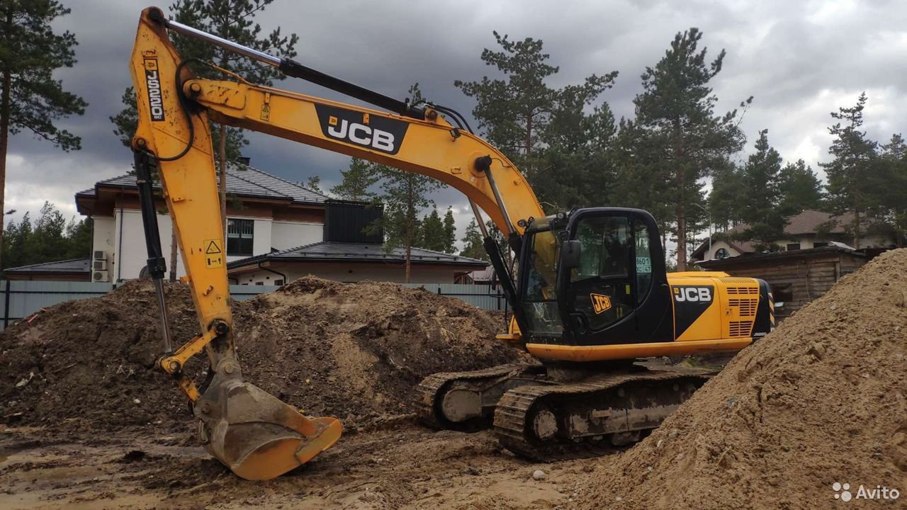 Гусеничный экскаватор JCB 220