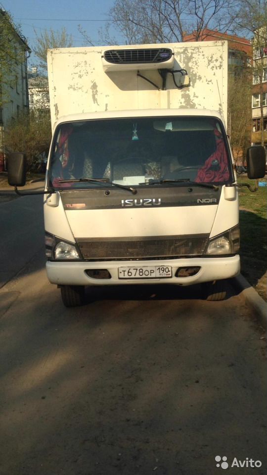 Рефрижераторный фургон Isuzu NQR