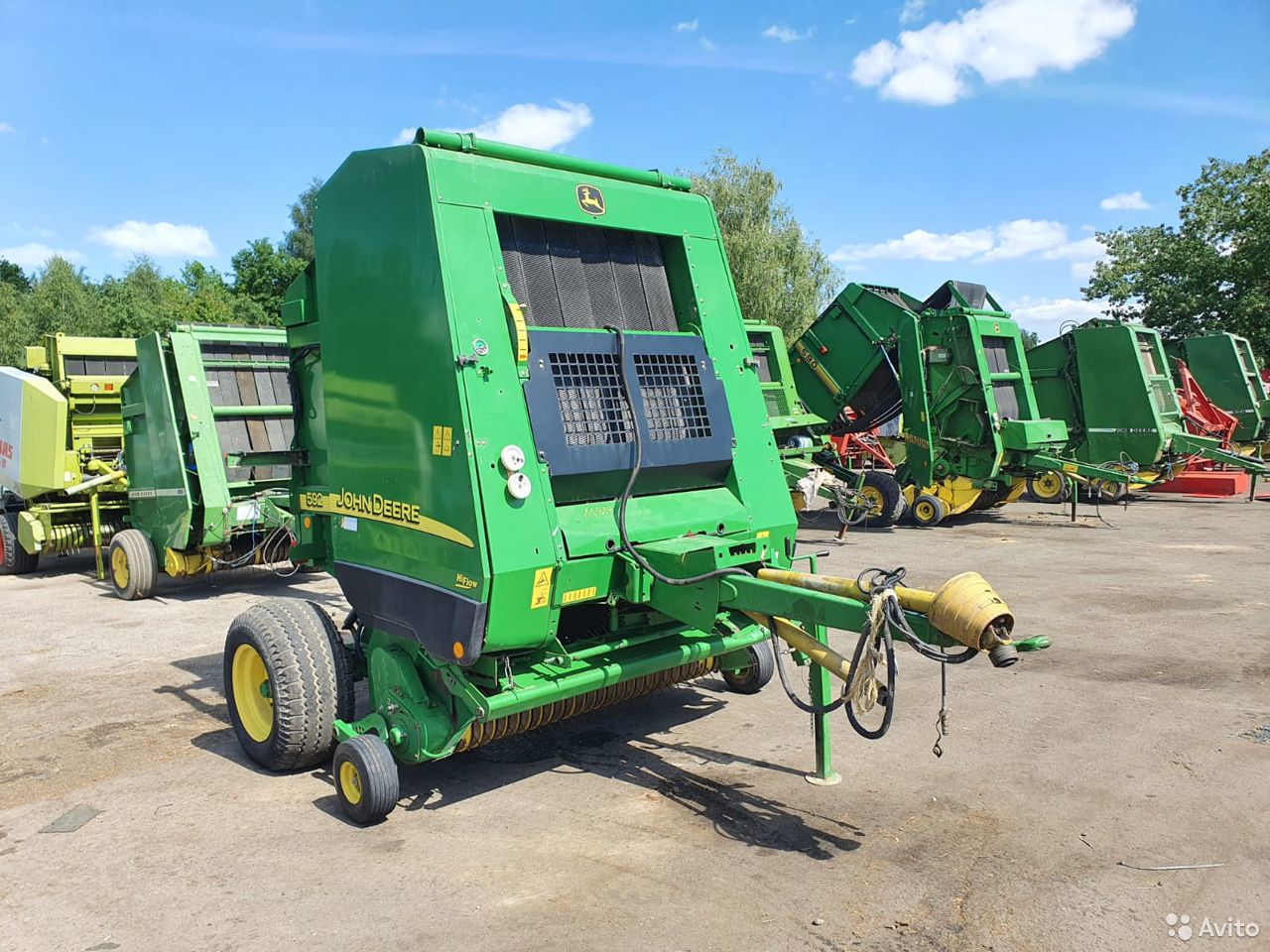 Пресс-подборщик John Deere 592