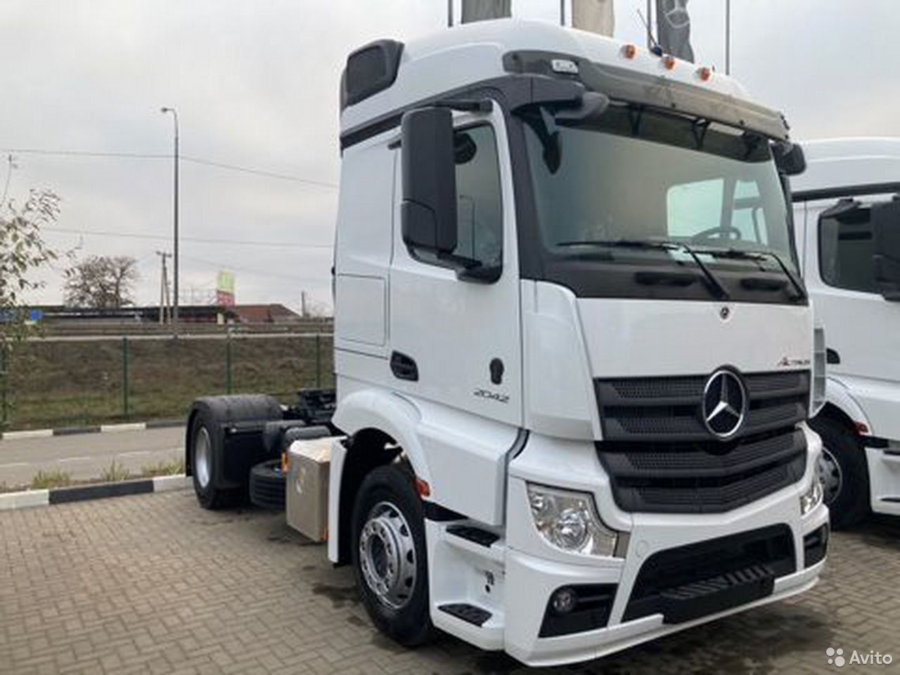 Седельный тягач Mercedes-Benz Actros 2042 LS