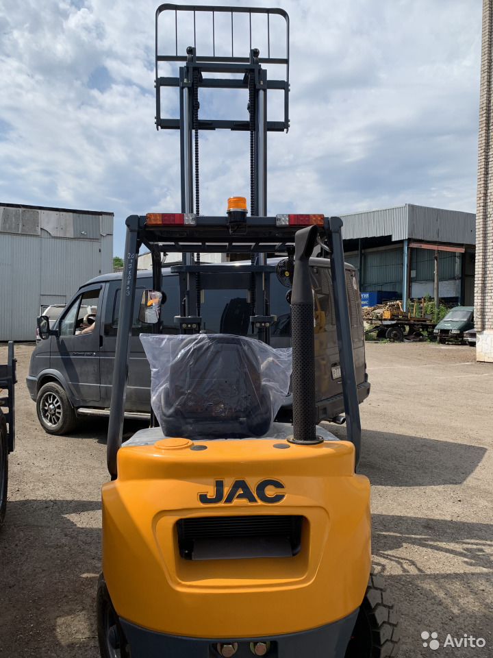 Вилочный электропогрузчик JAC