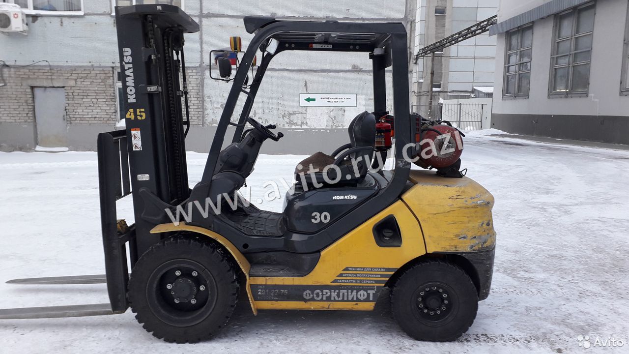 Вилочный погрузчик komatsu FG30T-17
