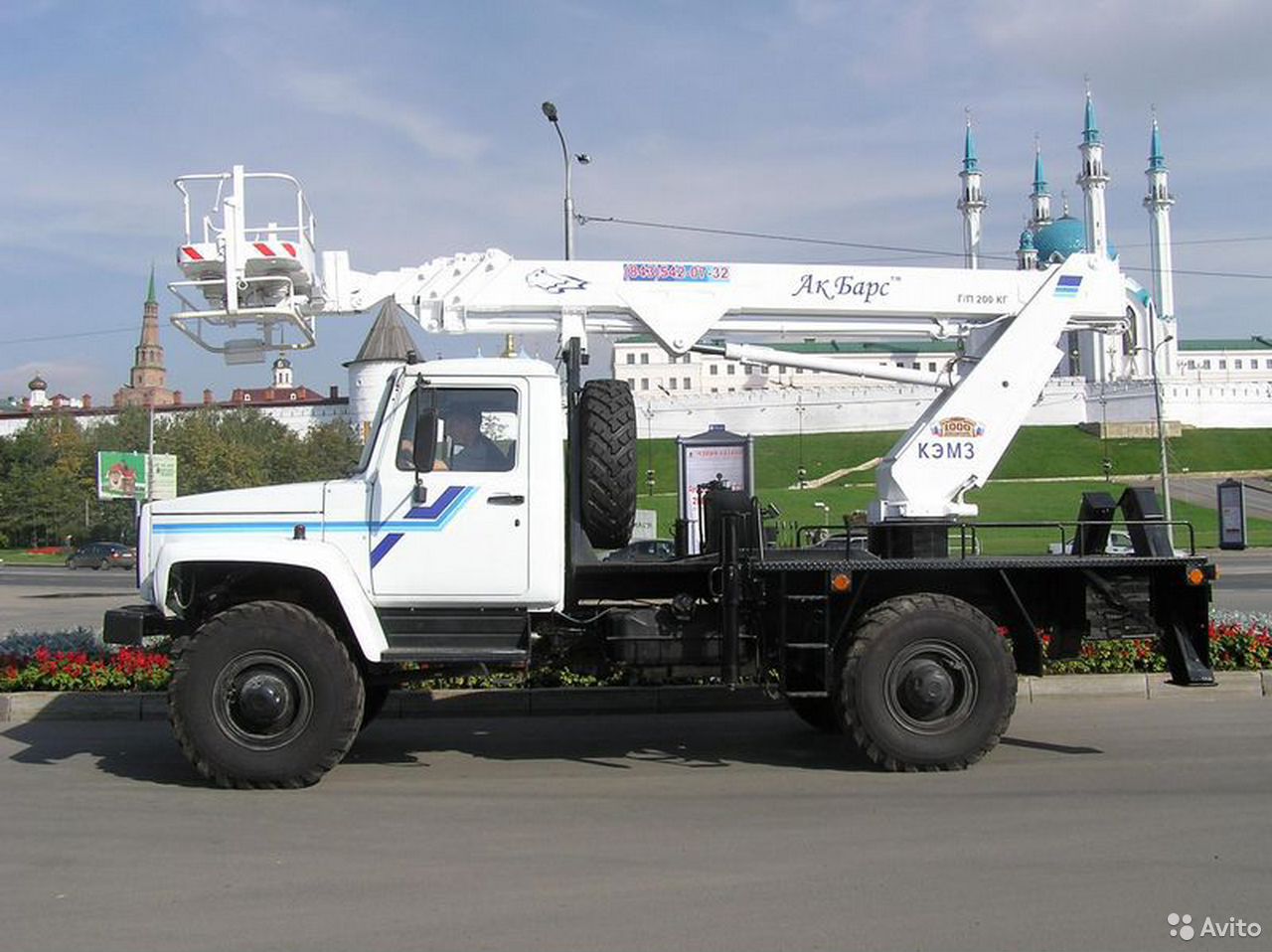 Автовышка ГАЗ Садко с АГП КЭМЗ ТА-14