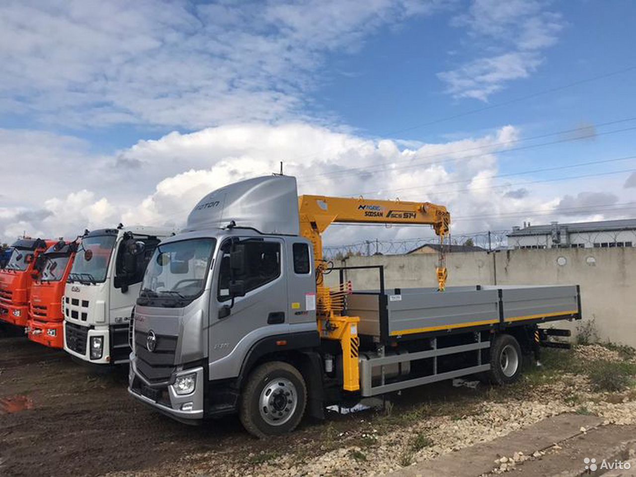 Бортовой грузовик с КМУ FOTON Aumark BJ1126 с КМУ Soosan SCS514