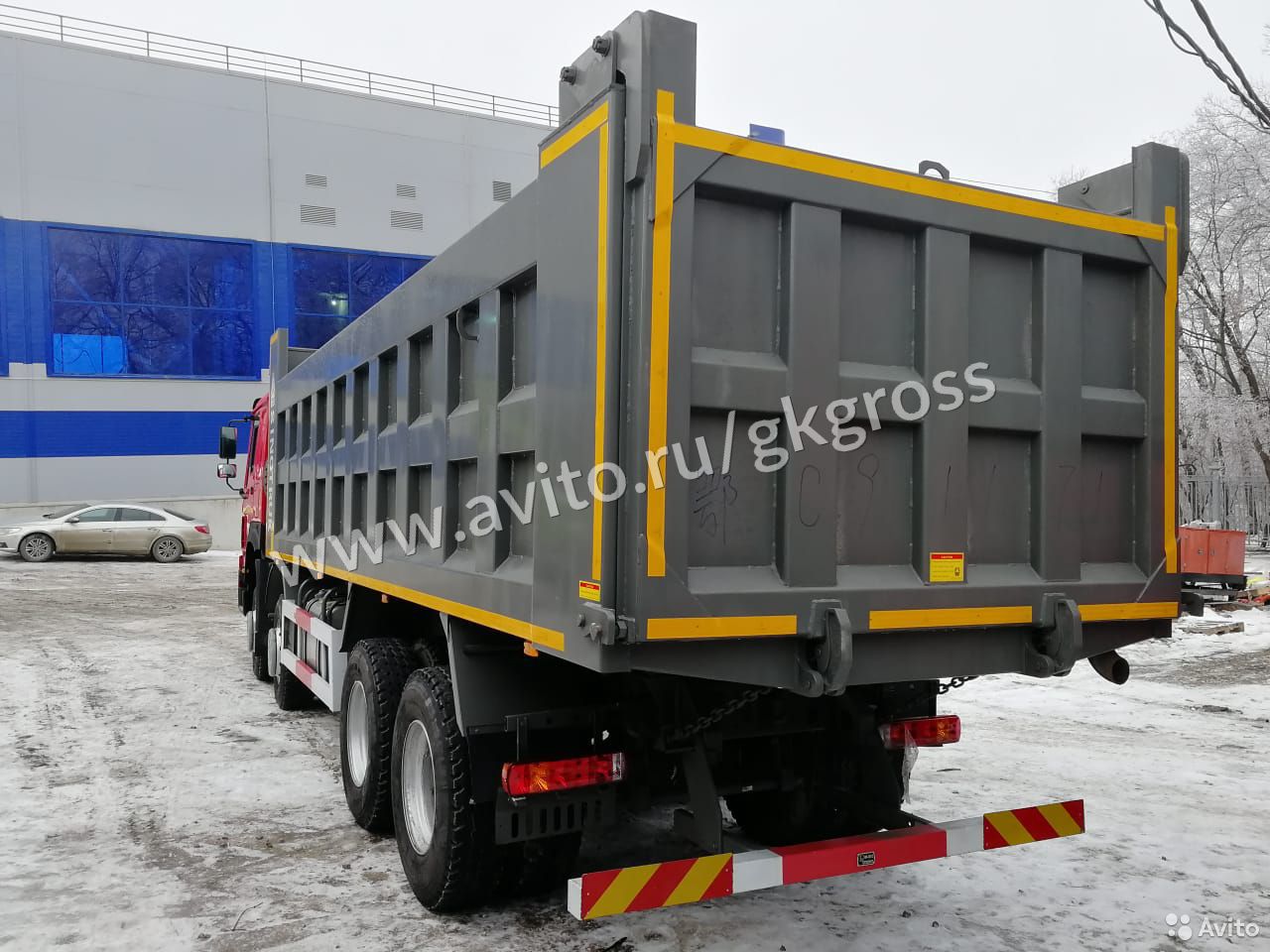 Самосвал HOWO HW76