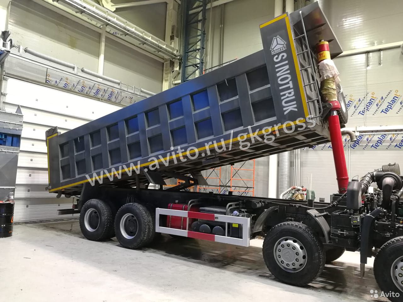 Самосвал HOWO HW76